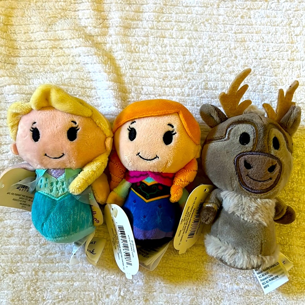 Hallmark Itty Bitty Frozwn plush character